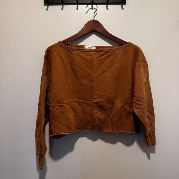 womn. cropped cross shoulder sweatshirt - Picture 1 of 3